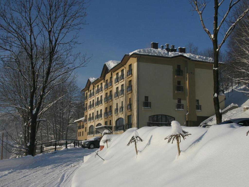 שצ'צ'ירק Hotel Elbrus Spa & Wellness מראה חיצוני תמונה